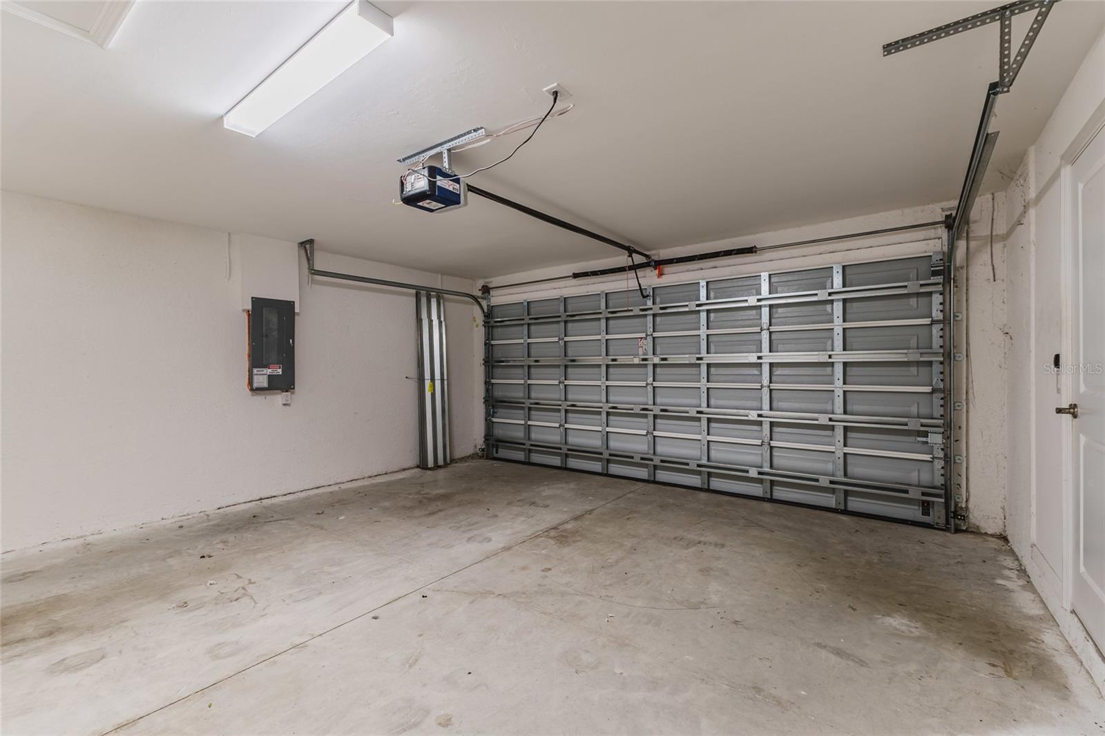 4127 CONUS AVE — photo 24