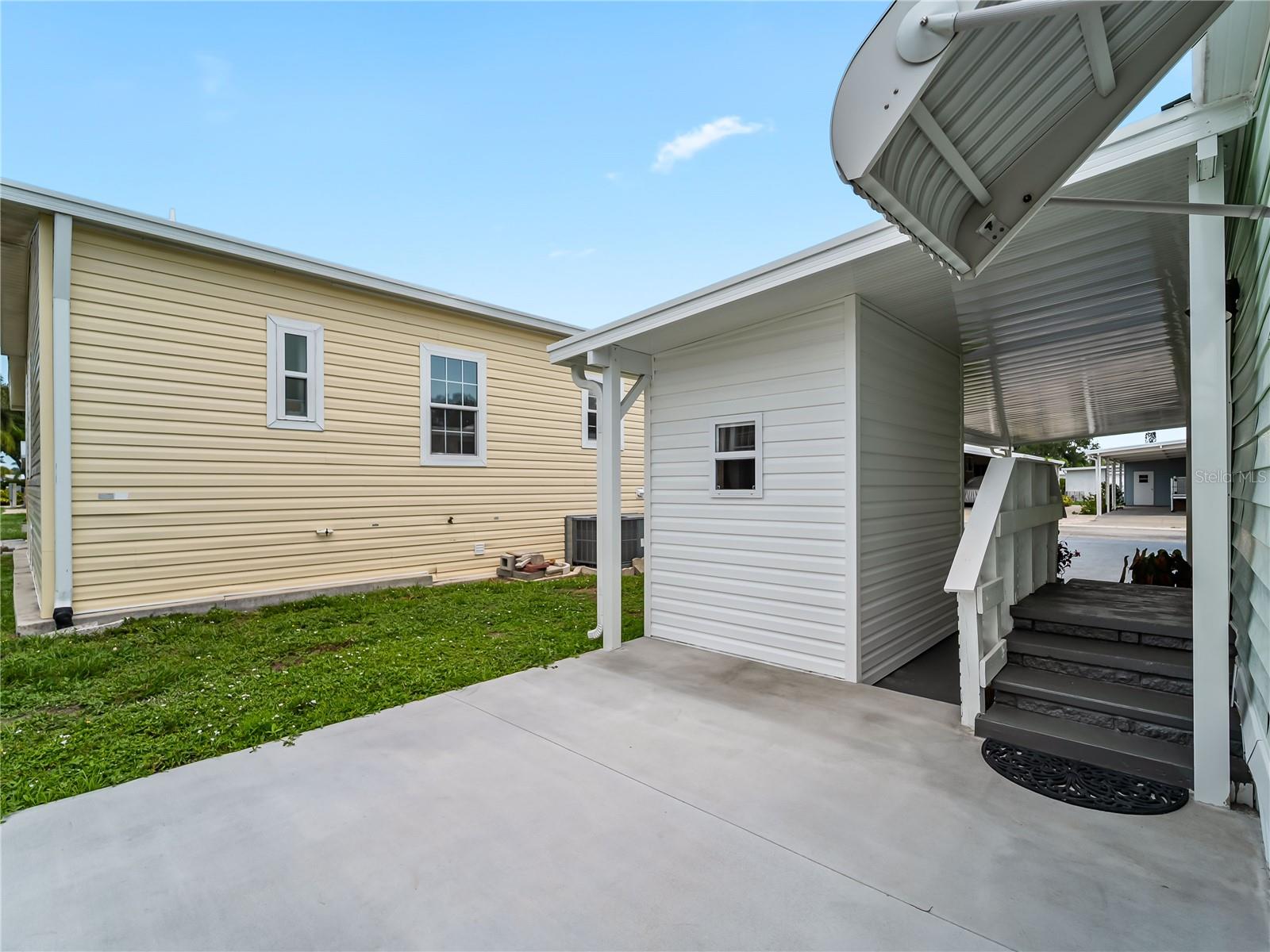 3402 SHINGLE OAK TER — photo 31