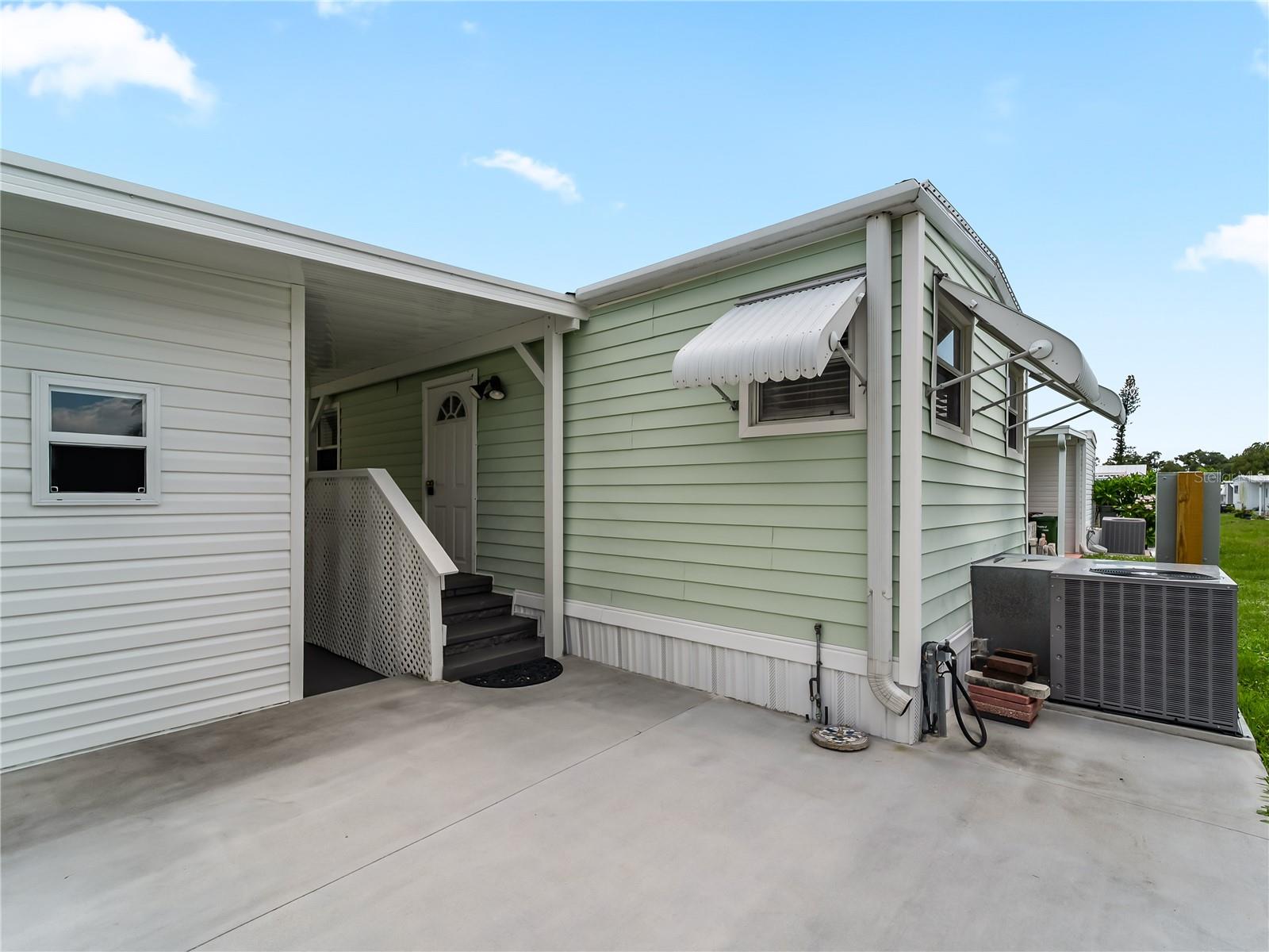 3402 SHINGLE OAK TER — photo 30