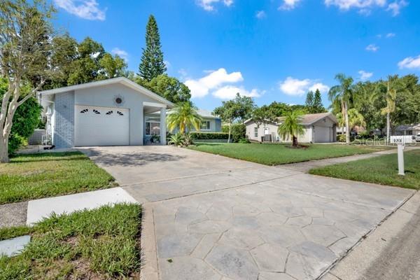 133 STAFFORD CIR — photo 38