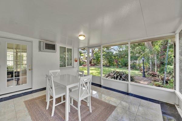 133 STAFFORD CIR — photo 20