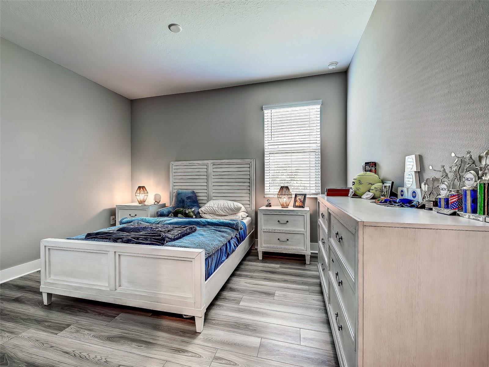 1684 LUGANO CIR — photo 32