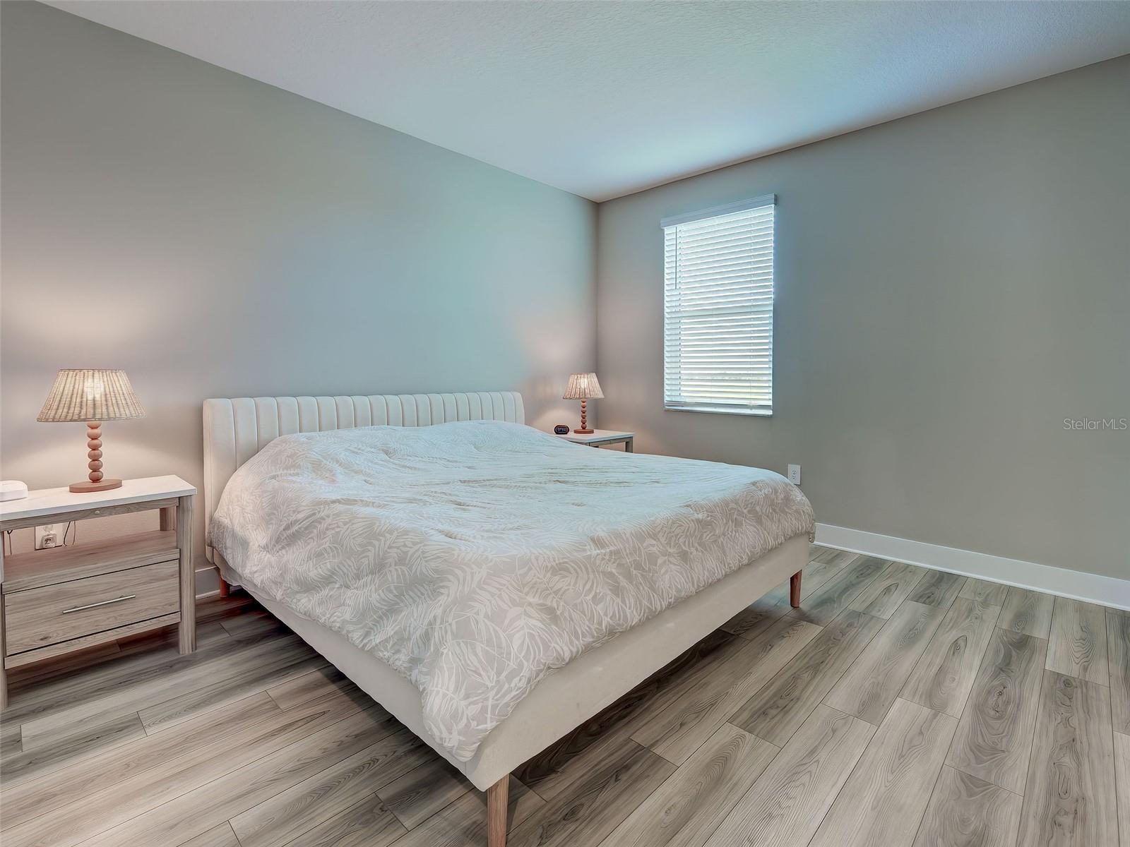 1684 LUGANO CIR — photo 40