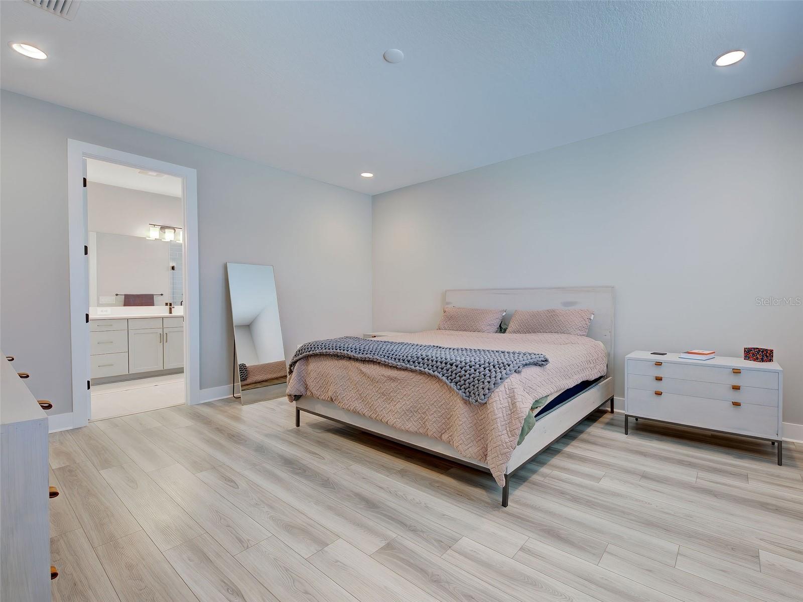 1684 LUGANO CIR — photo 22
