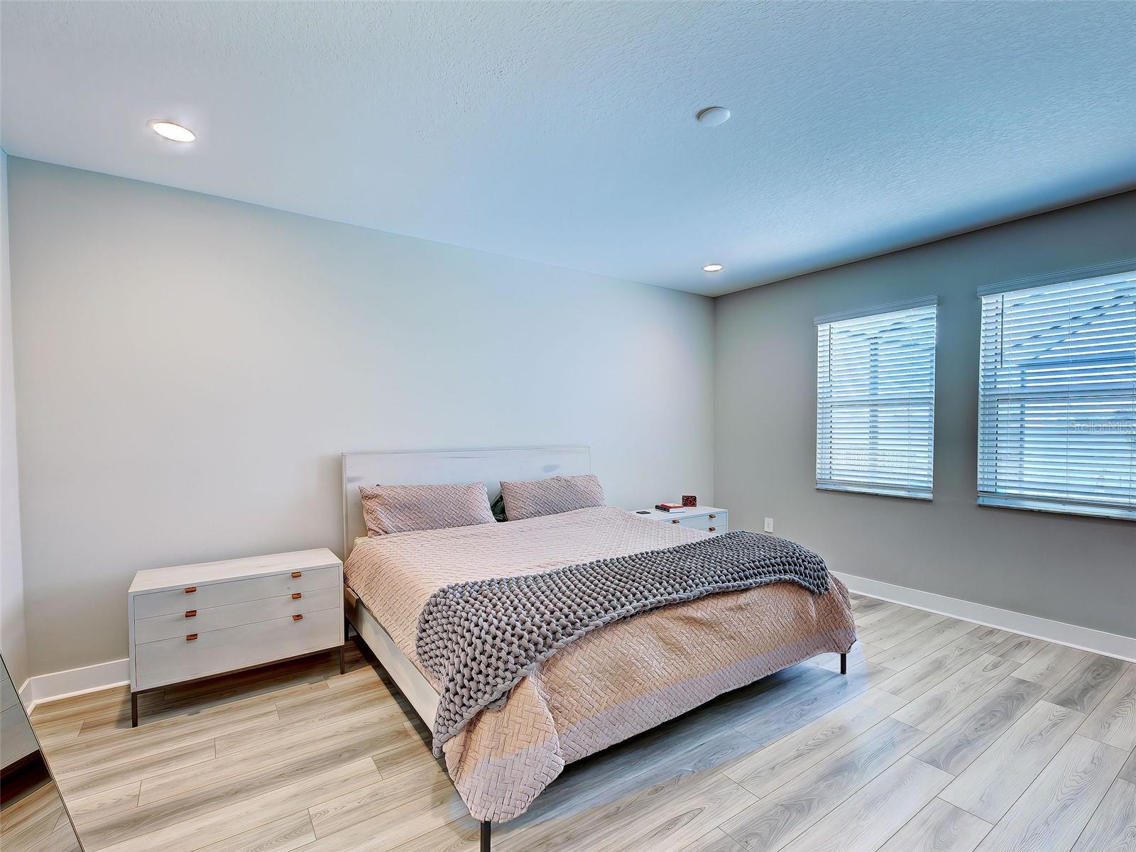 1684 LUGANO CIR — photo 21