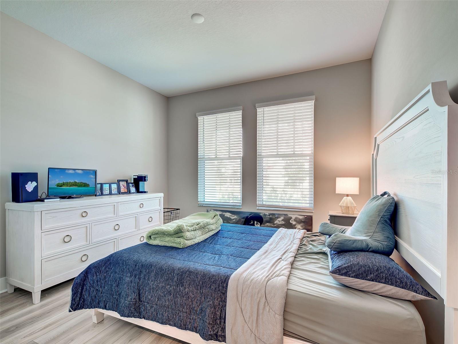 1684 LUGANO CIR — photo 28