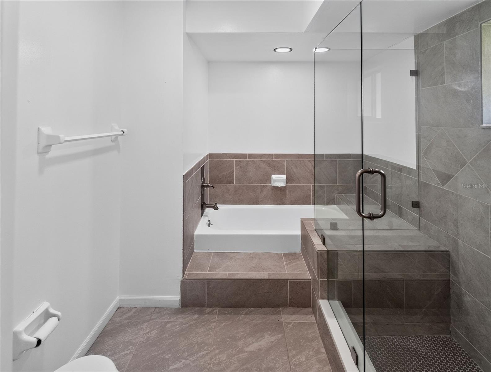 10428 TARA DR — photo 20