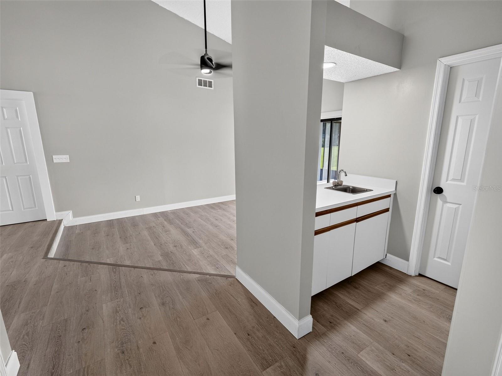 10428 TARA DR — photo 12