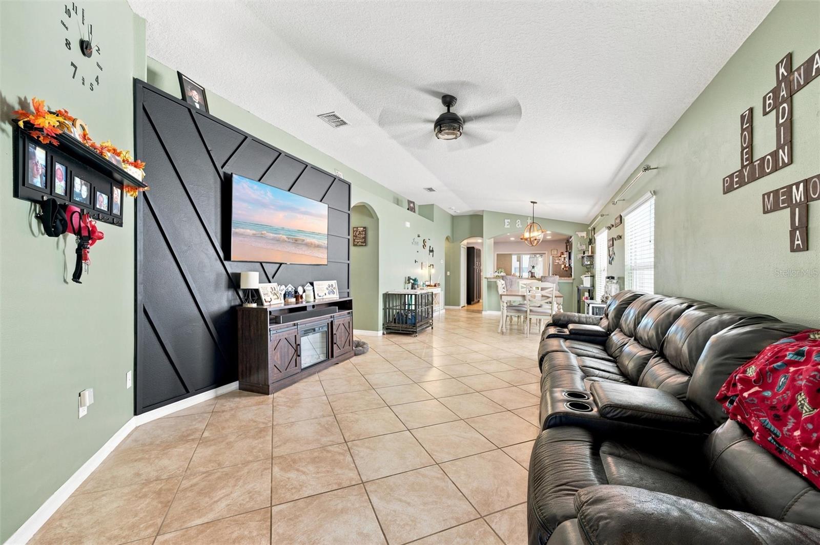 1111 SEMINOLE SKY DR — photo 5