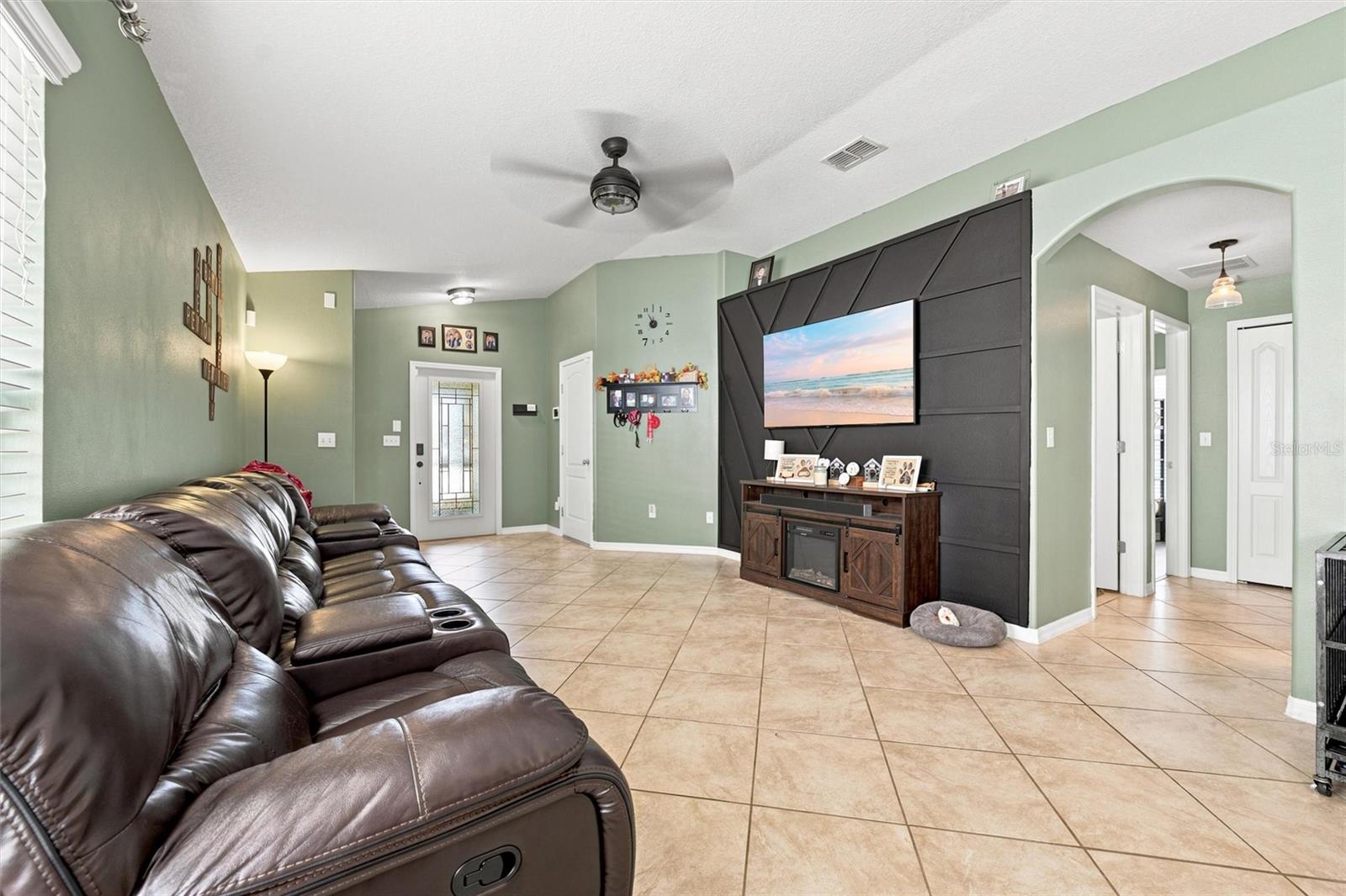 1111 SEMINOLE SKY DR — photo 6