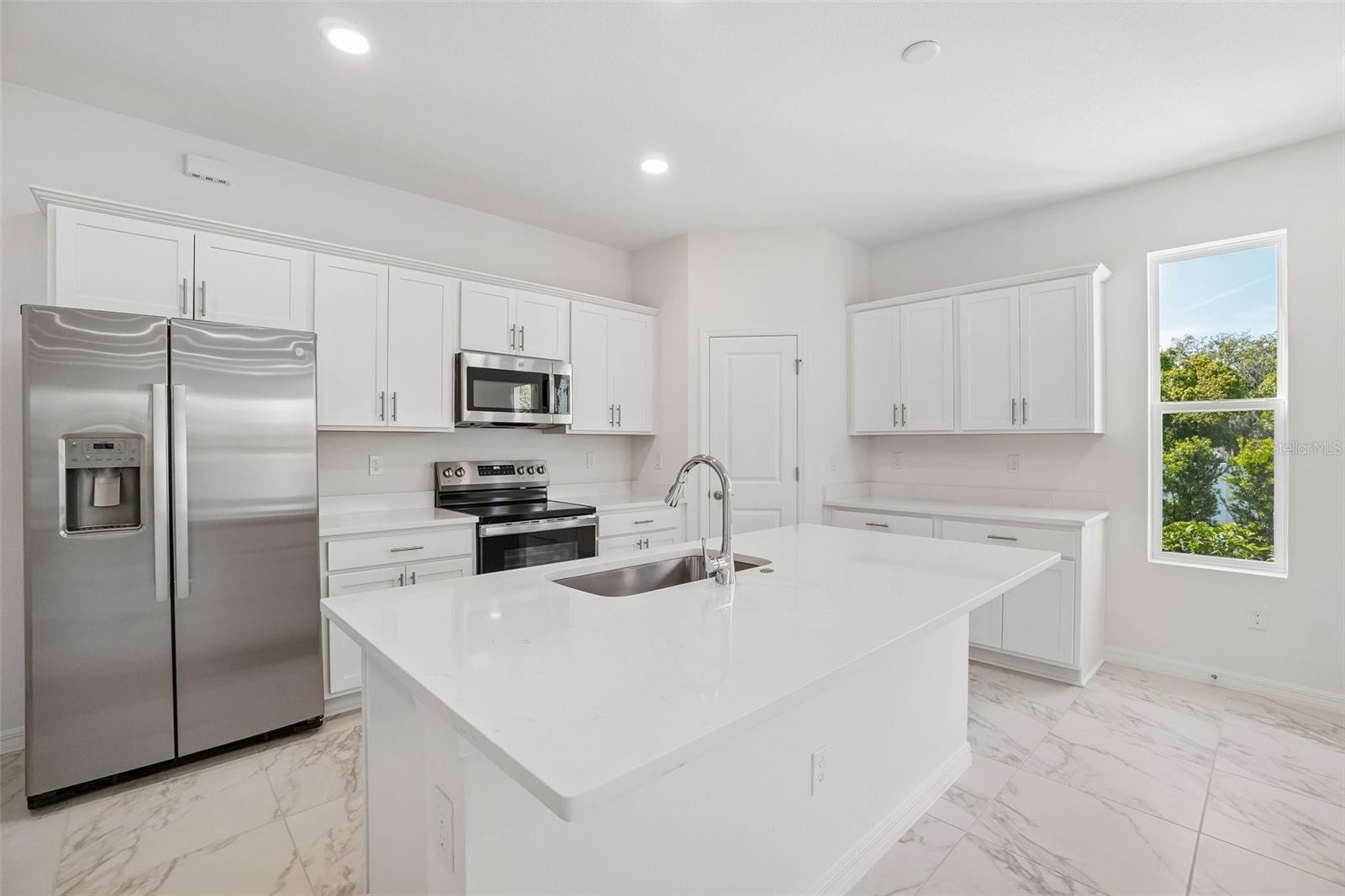613 SILVER STREAM CT — photo 8