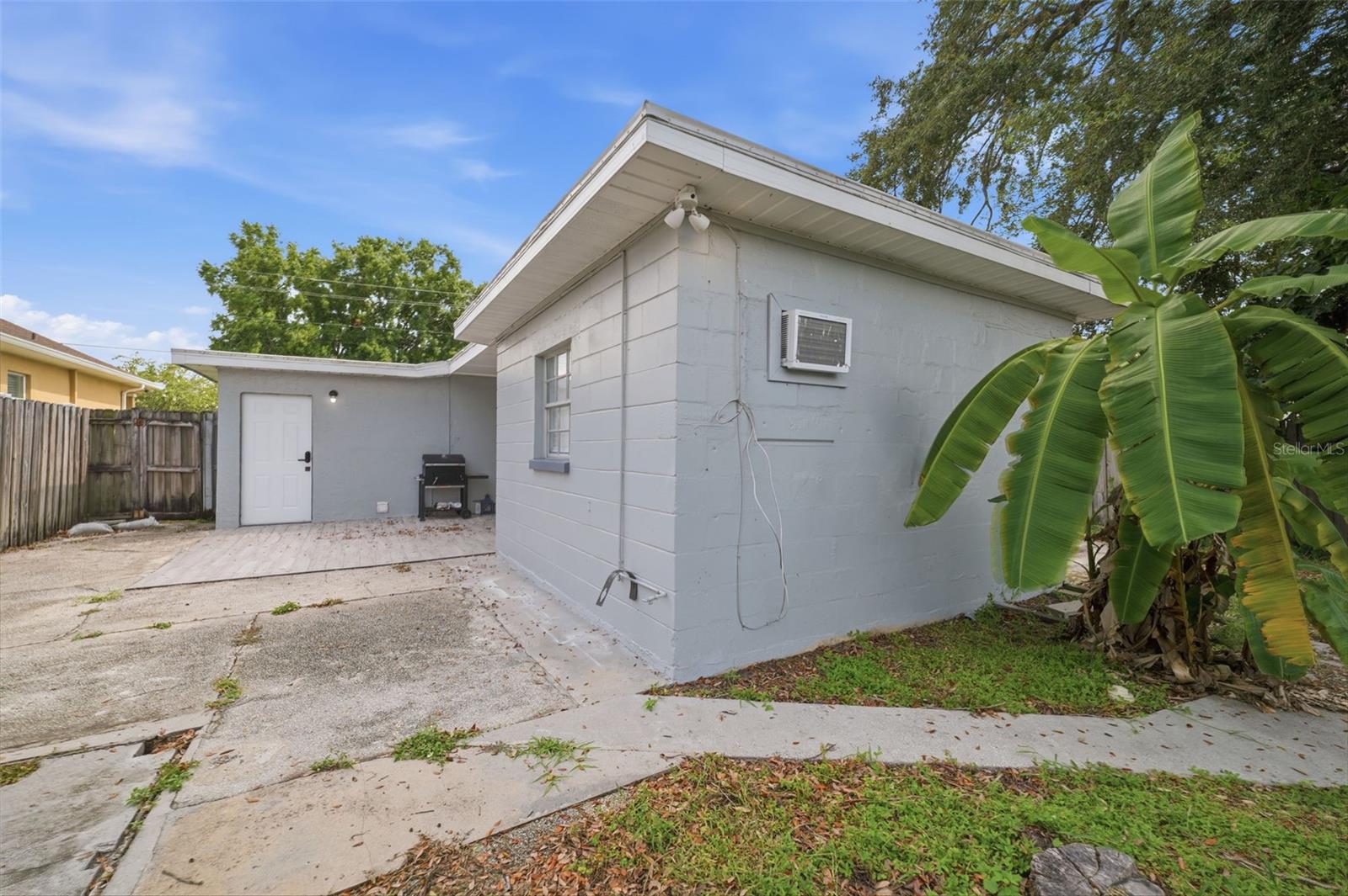 3147 W CORDELIA ST — photo 38