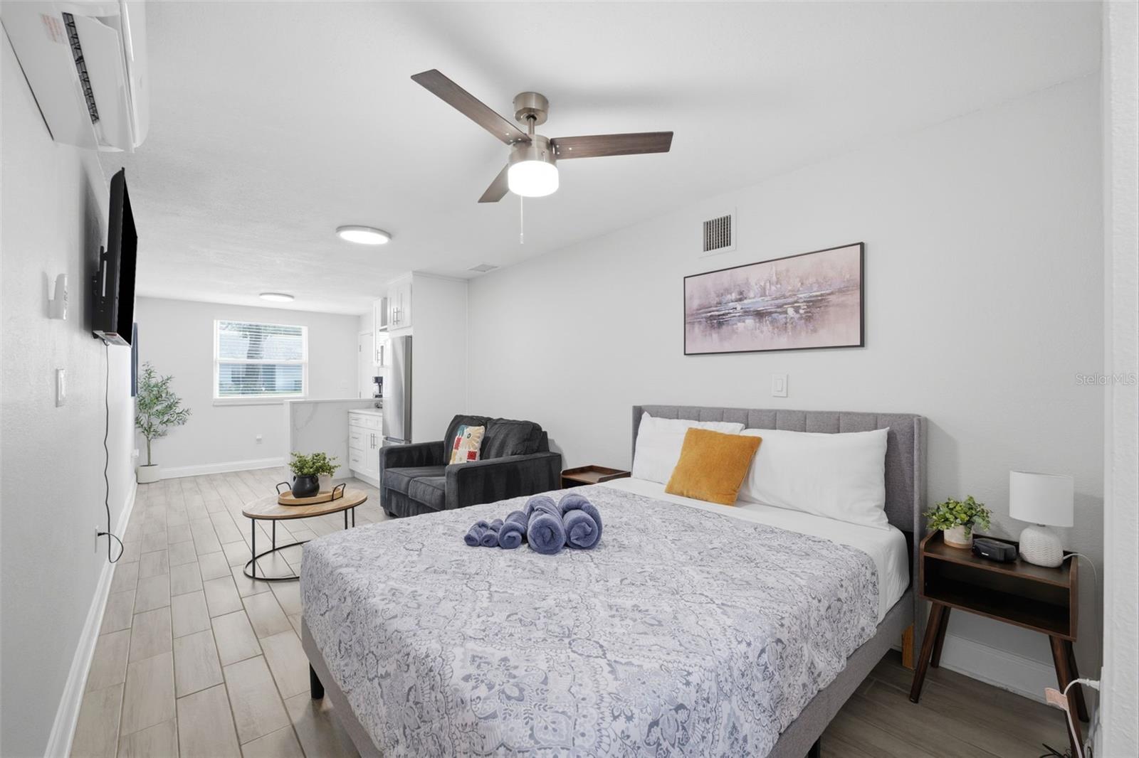 3147 W CORDELIA ST — photo 32