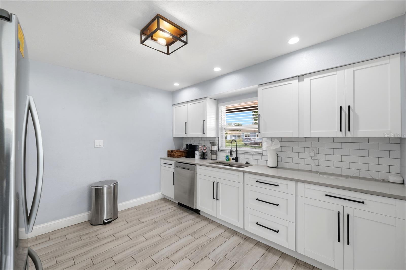 3147 W CORDELIA ST — photo 13