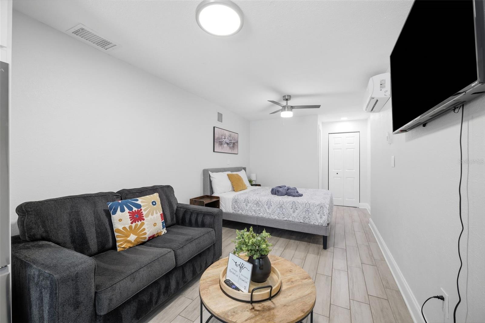 3147 W CORDELIA ST — photo 29