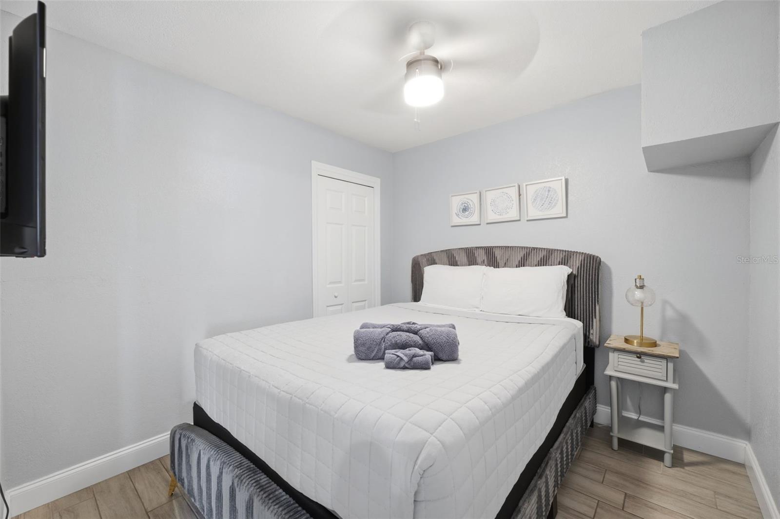 3147 W CORDELIA ST — photo 18