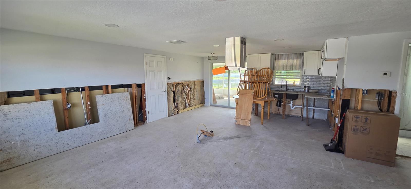 13324 CAROL DR — photo 7