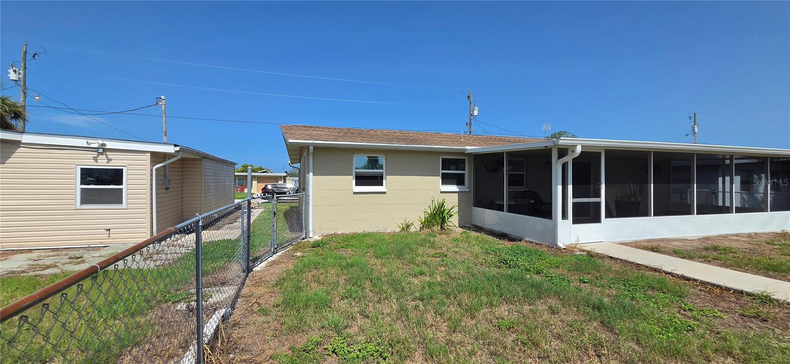 13324 CAROL DR — photo 34