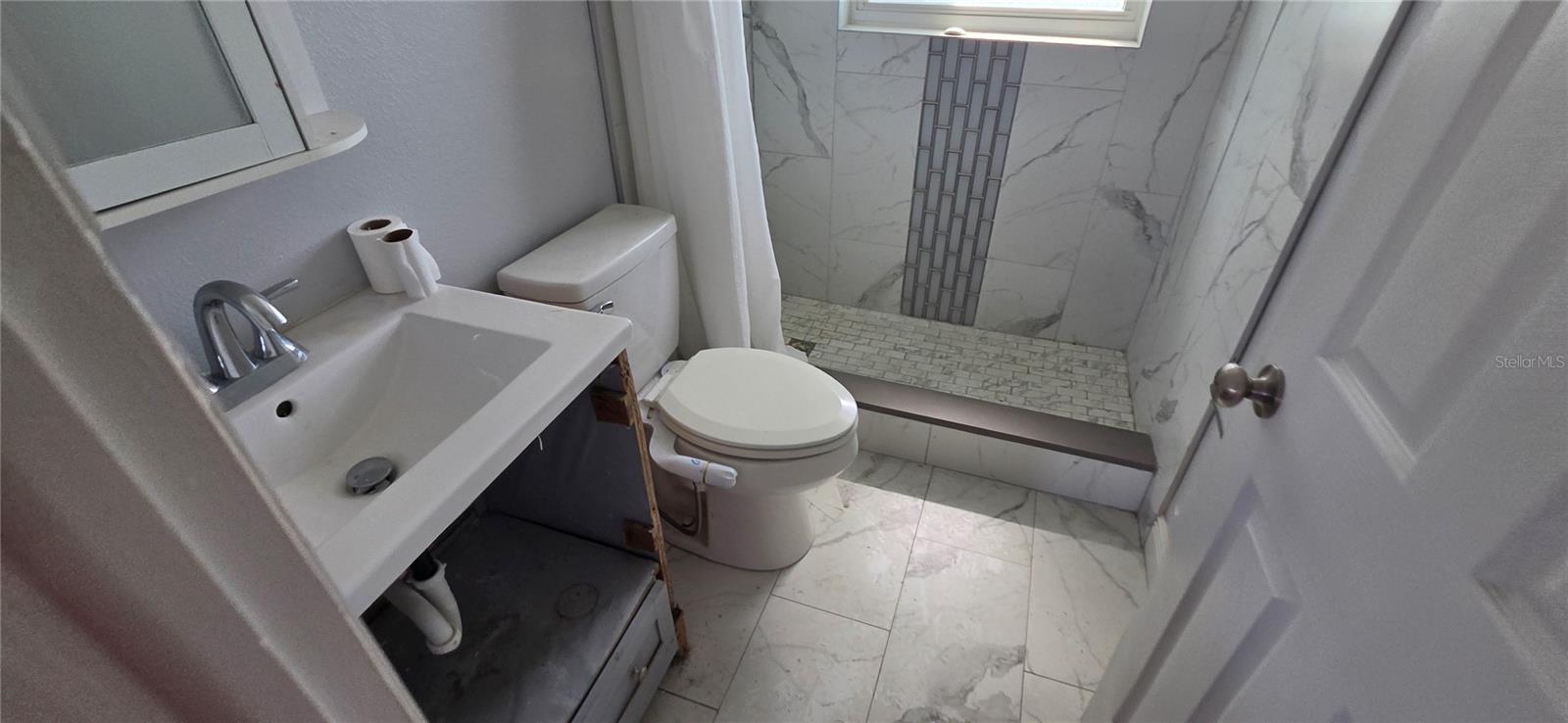 13324 CAROL DR — photo 23