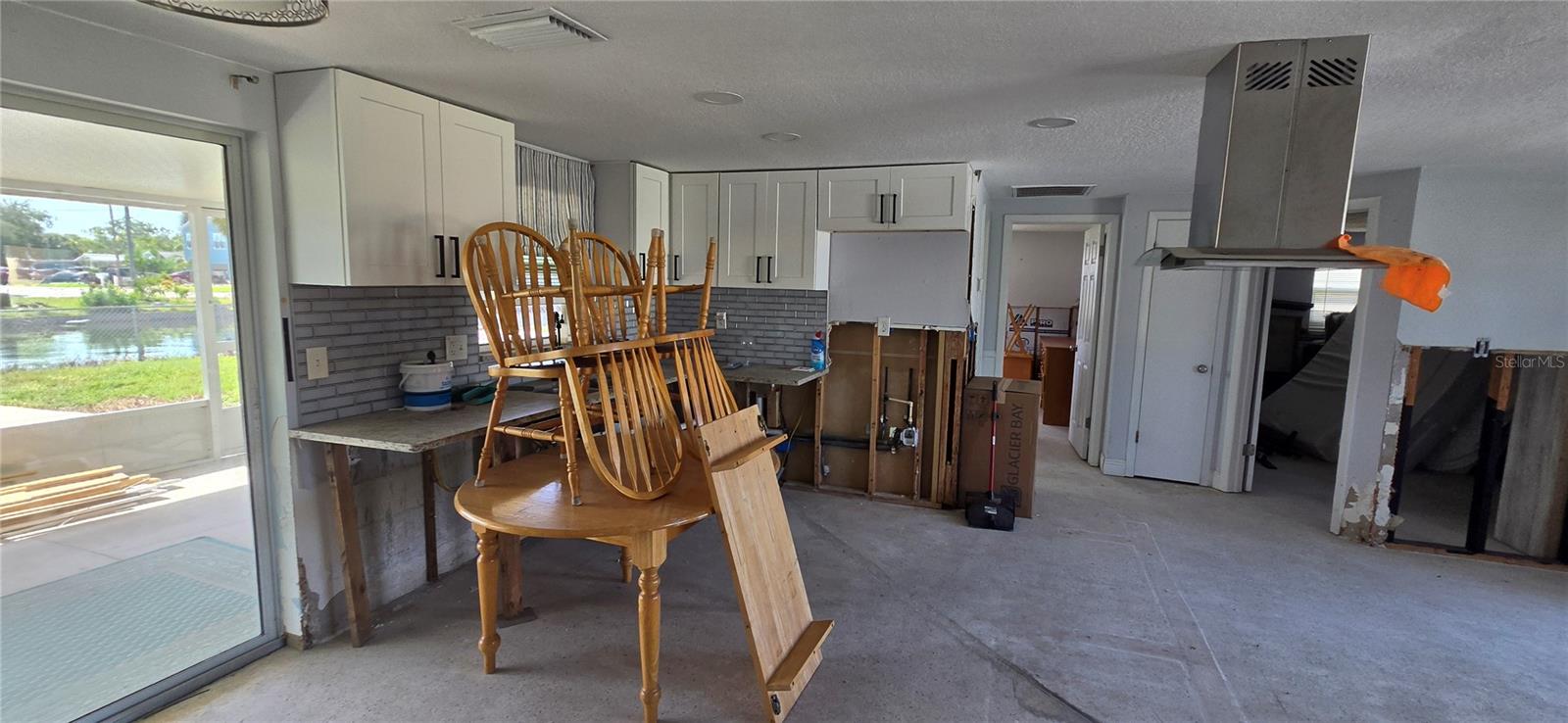 13324 CAROL DR — photo 24