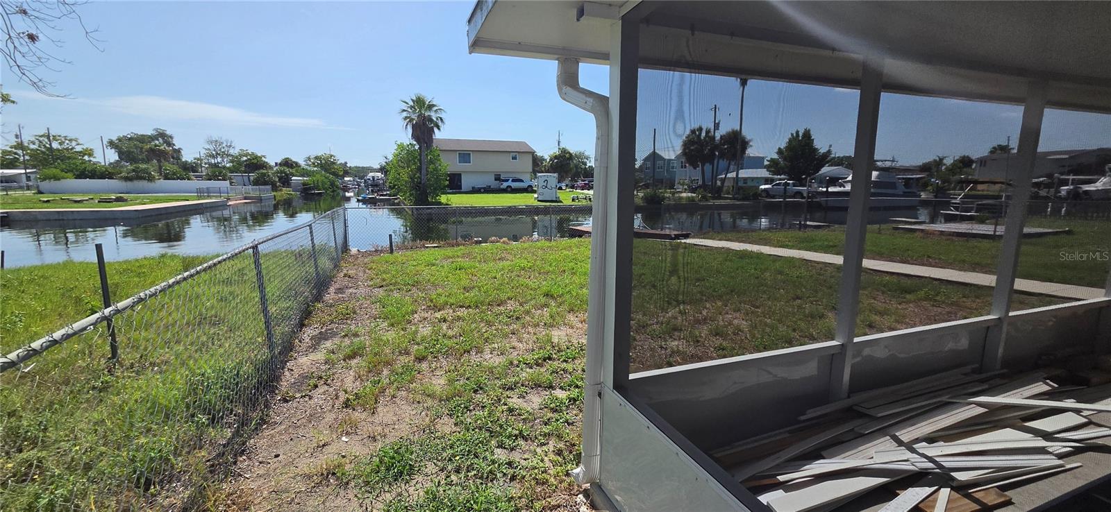 13324 CAROL DR — photo 27