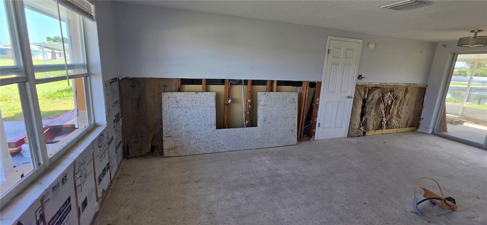 13324 CAROL DR — photo 8