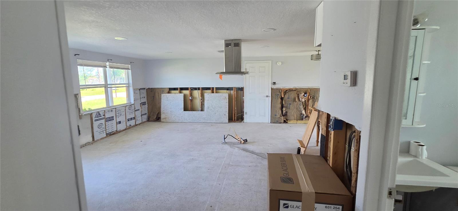 13324 CAROL DR — photo 17