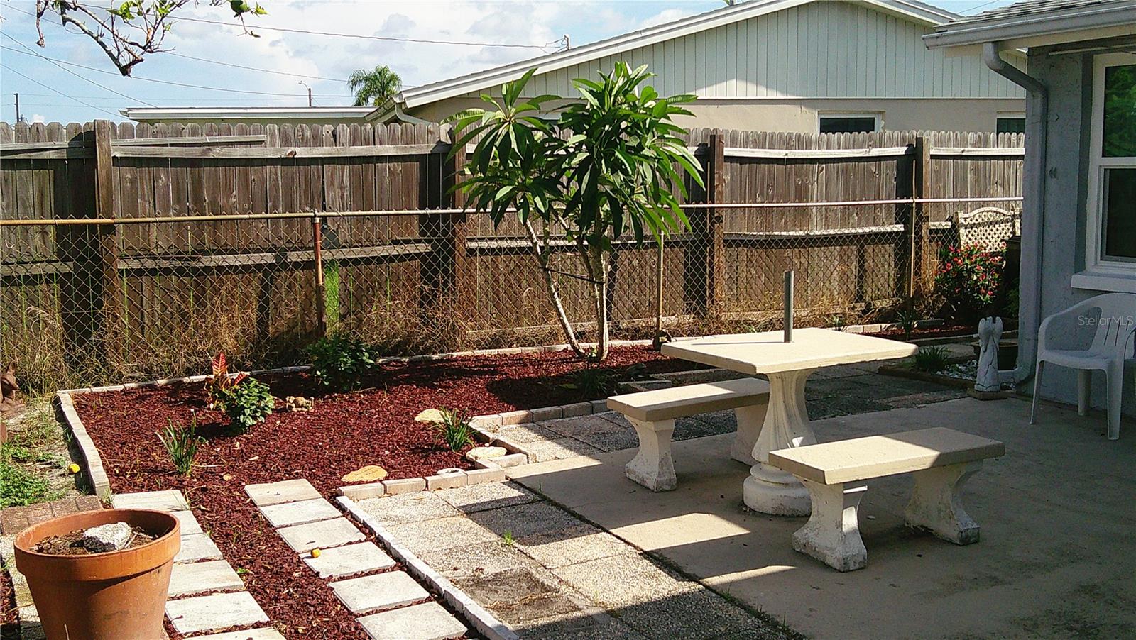 1203 CHANCELLOR DR — photo 33