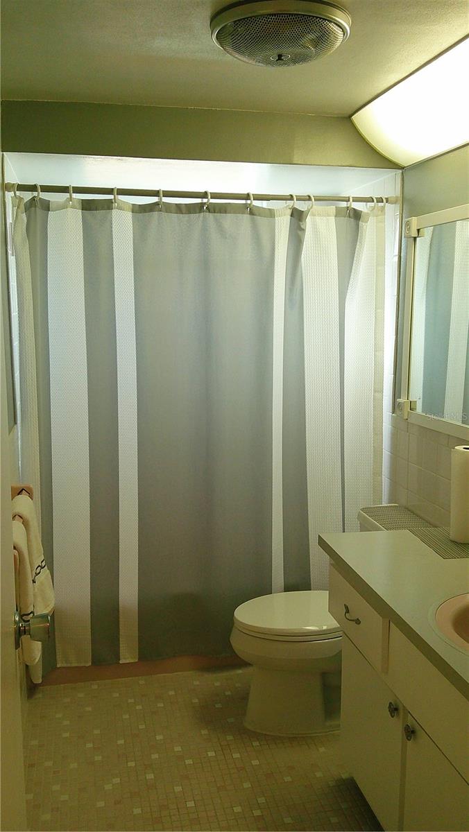 1203 CHANCELLOR DR — photo 25