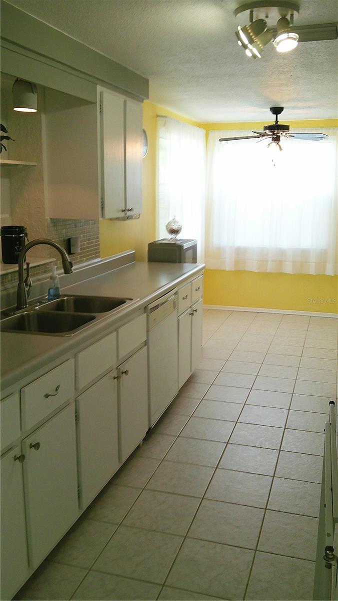 1203 CHANCELLOR DR — photo 15