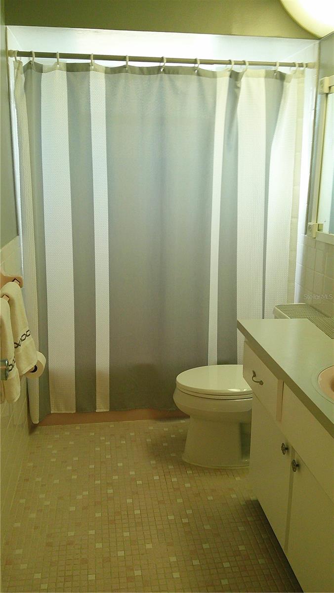 1203 CHANCELLOR DR — photo 26