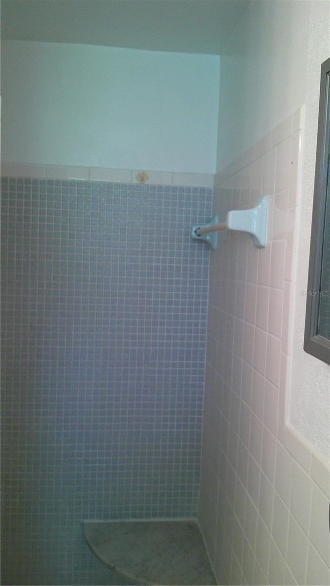1203 CHANCELLOR DR — photo 18