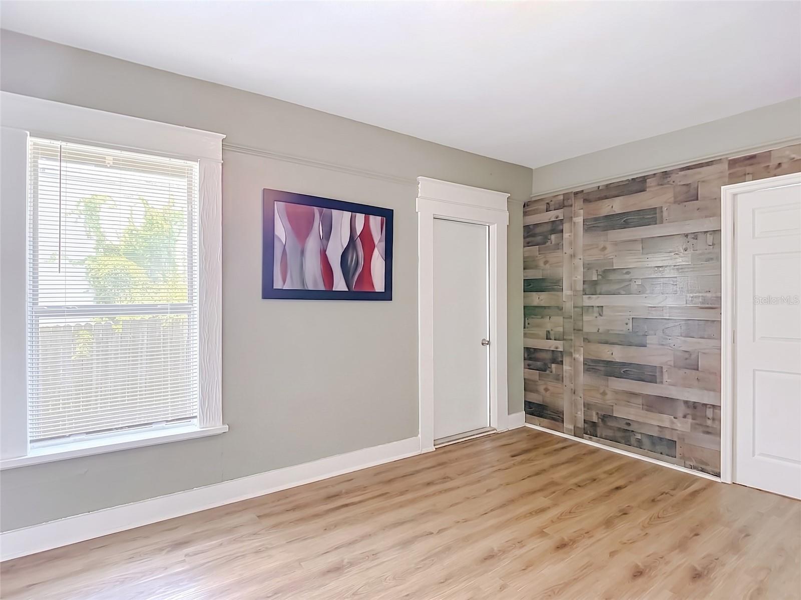2020 DAVIS ST — photo 7