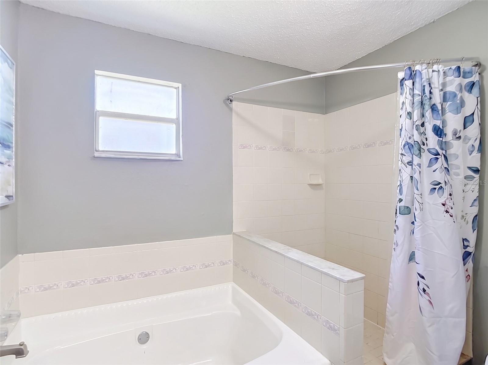 2020 DAVIS ST — photo 17