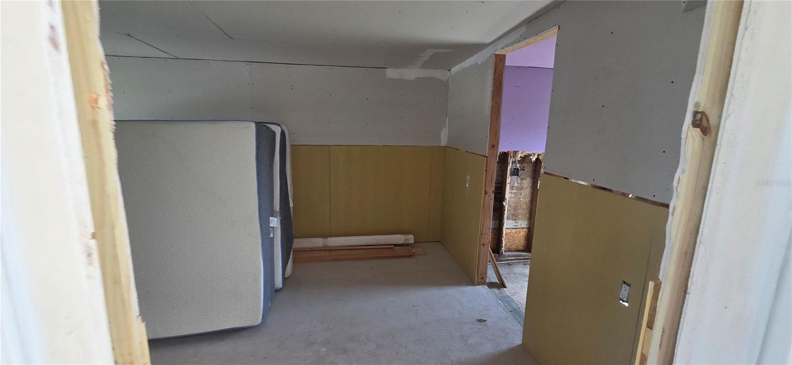 13320 CAROL DR — photo 24