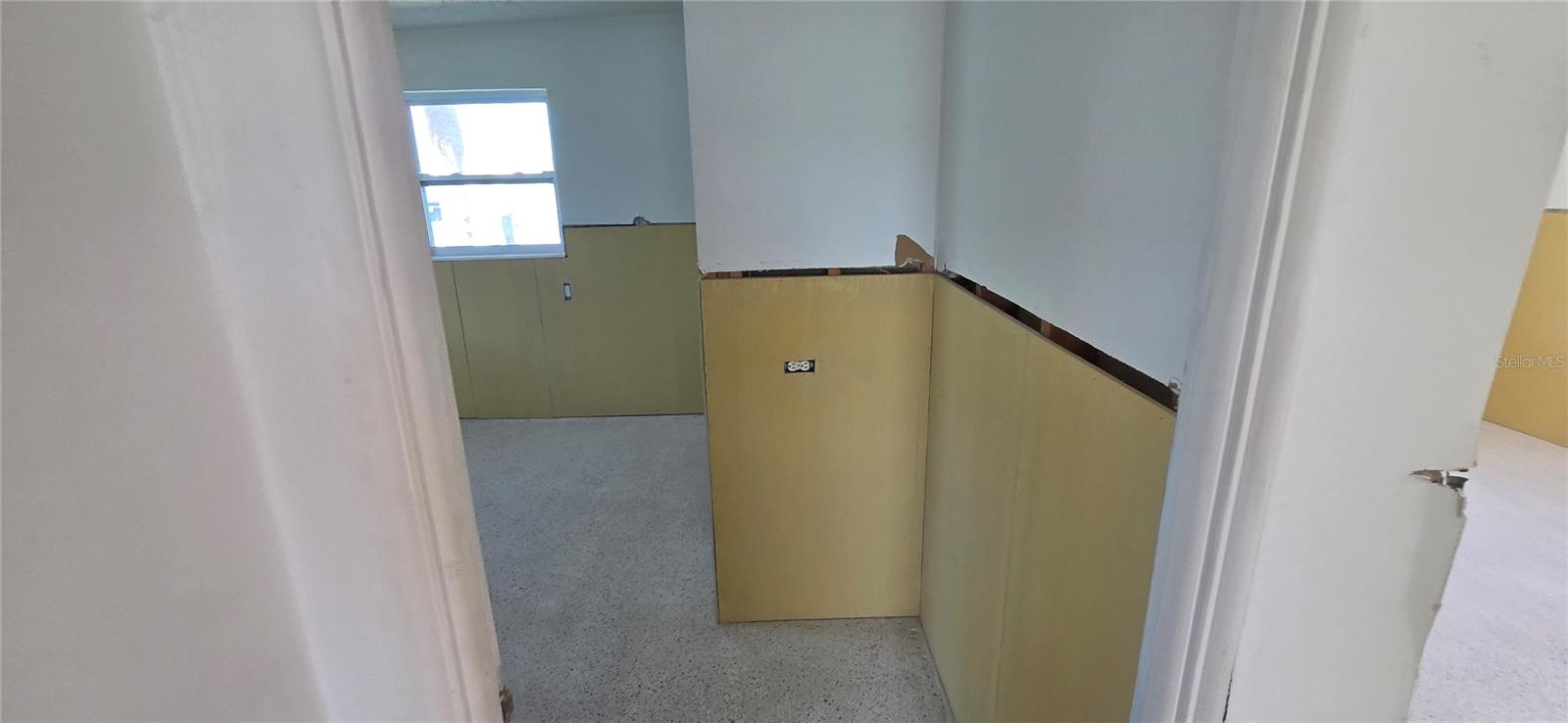 13320 CAROL DR — photo 20