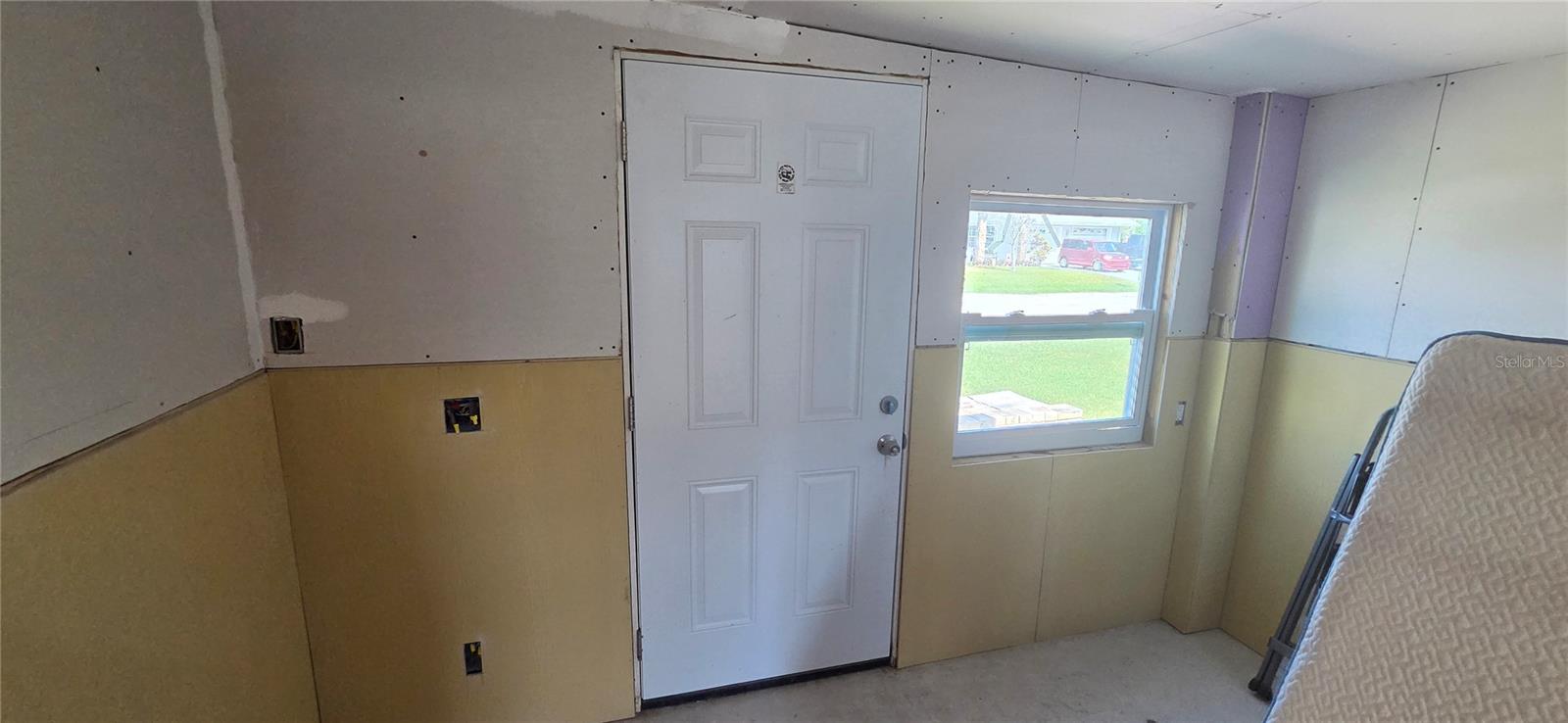 13320 CAROL DR — photo 4