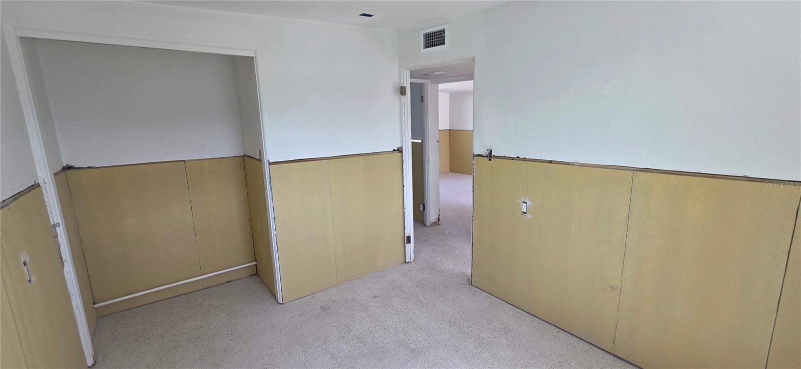 13320 CAROL DR — photo 18