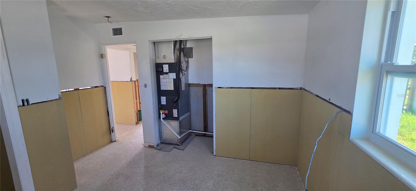 13320 CAROL DR — photo 7