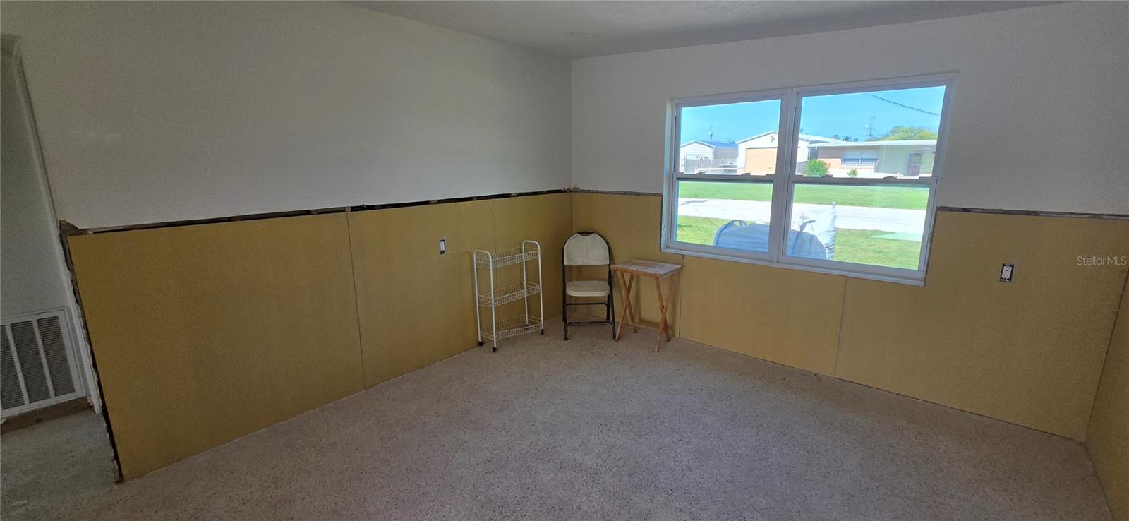 13320 CAROL DR — photo 10