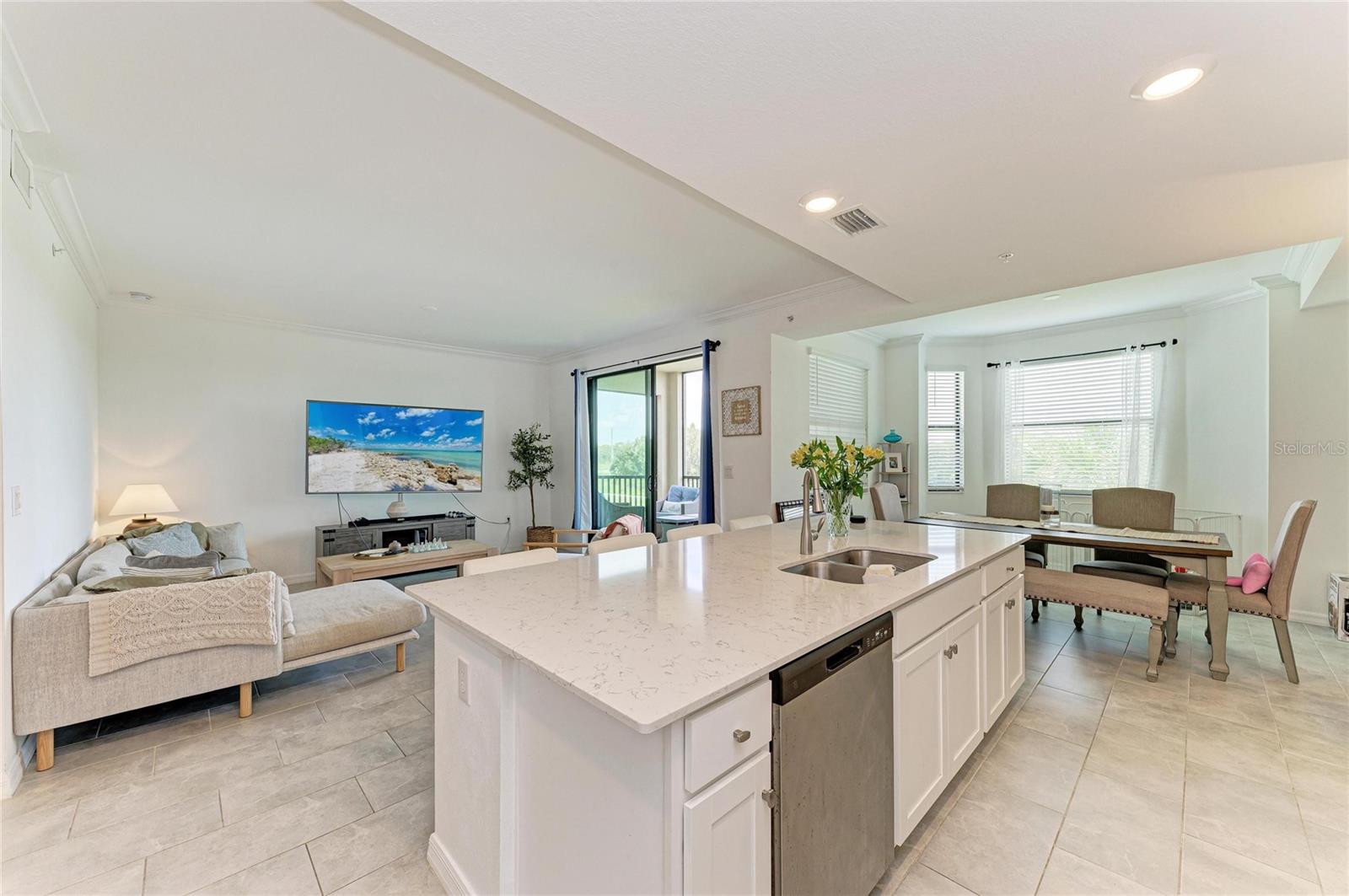 18008 GAWTHROP DR #302 — photo 32