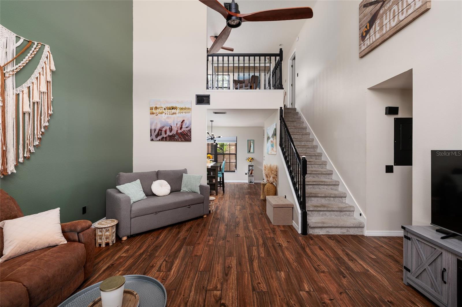 17557 FAIRMEADOW DR — photo 31