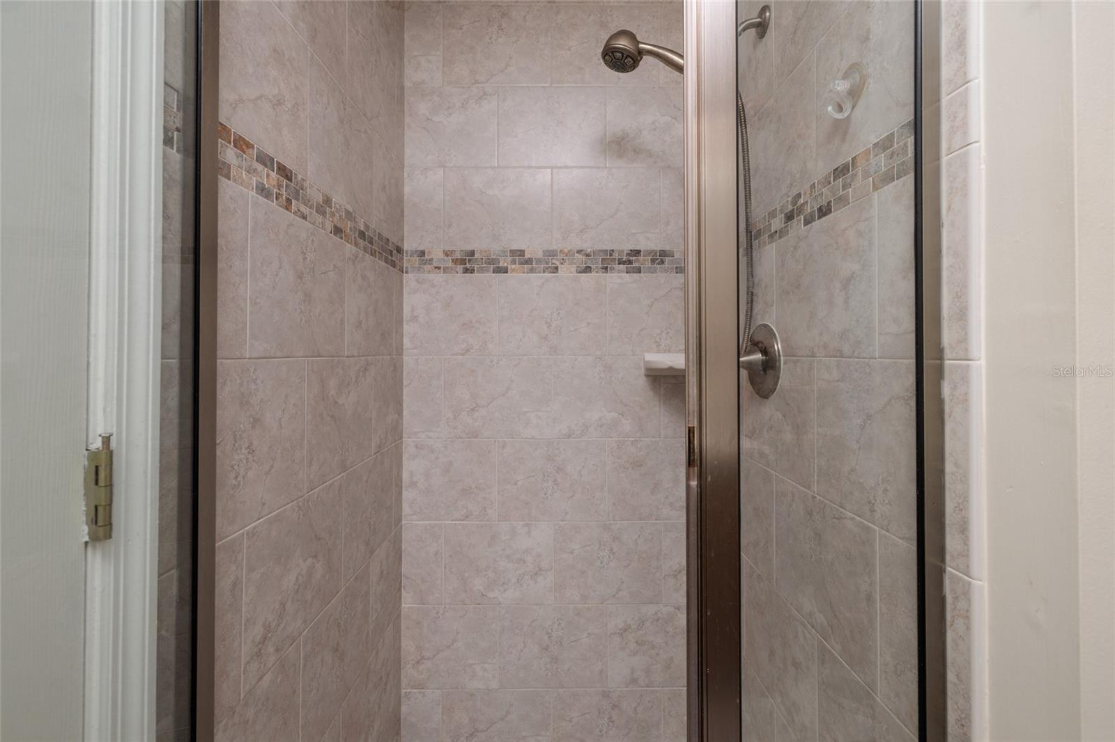 17557 FAIRMEADOW DR — photo 29