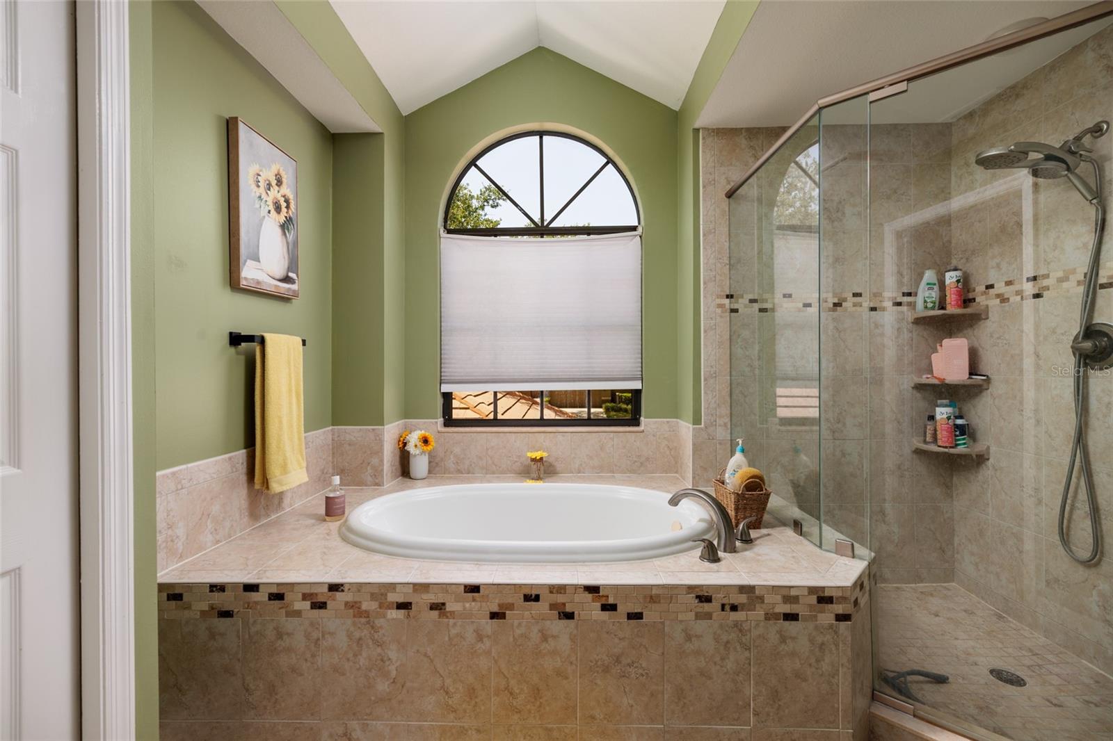 17557 FAIRMEADOW DR — photo 39