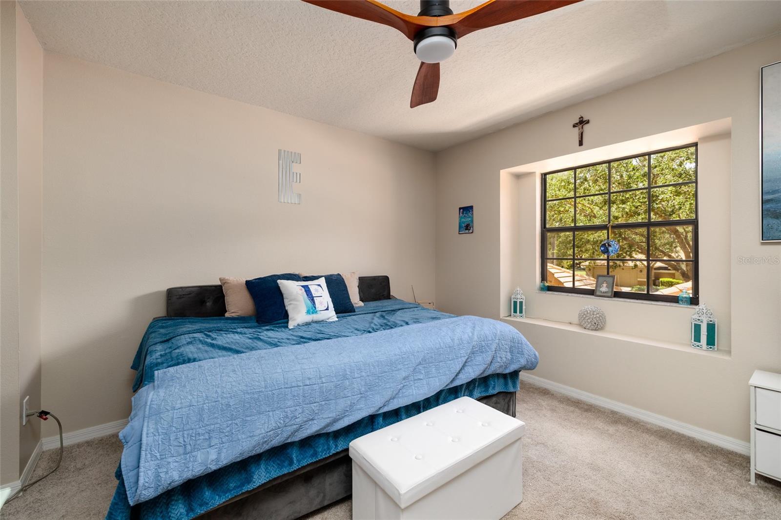 17557 FAIRMEADOW DR — photo 33