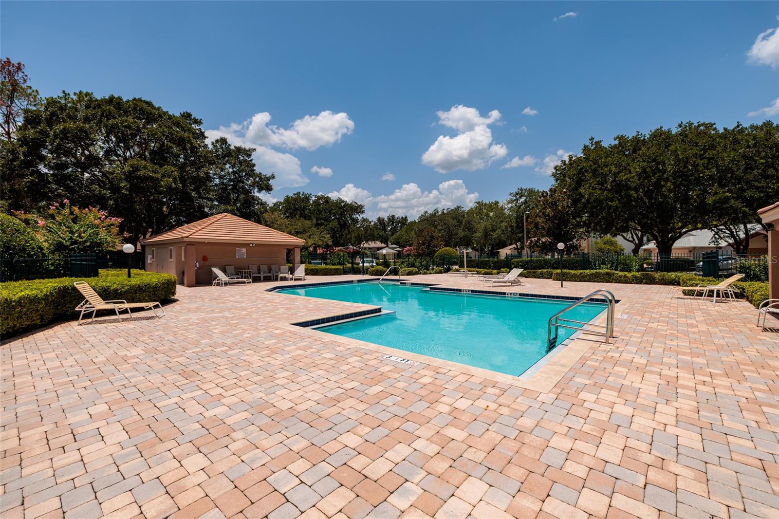 17557 FAIRMEADOW DR — photo 45