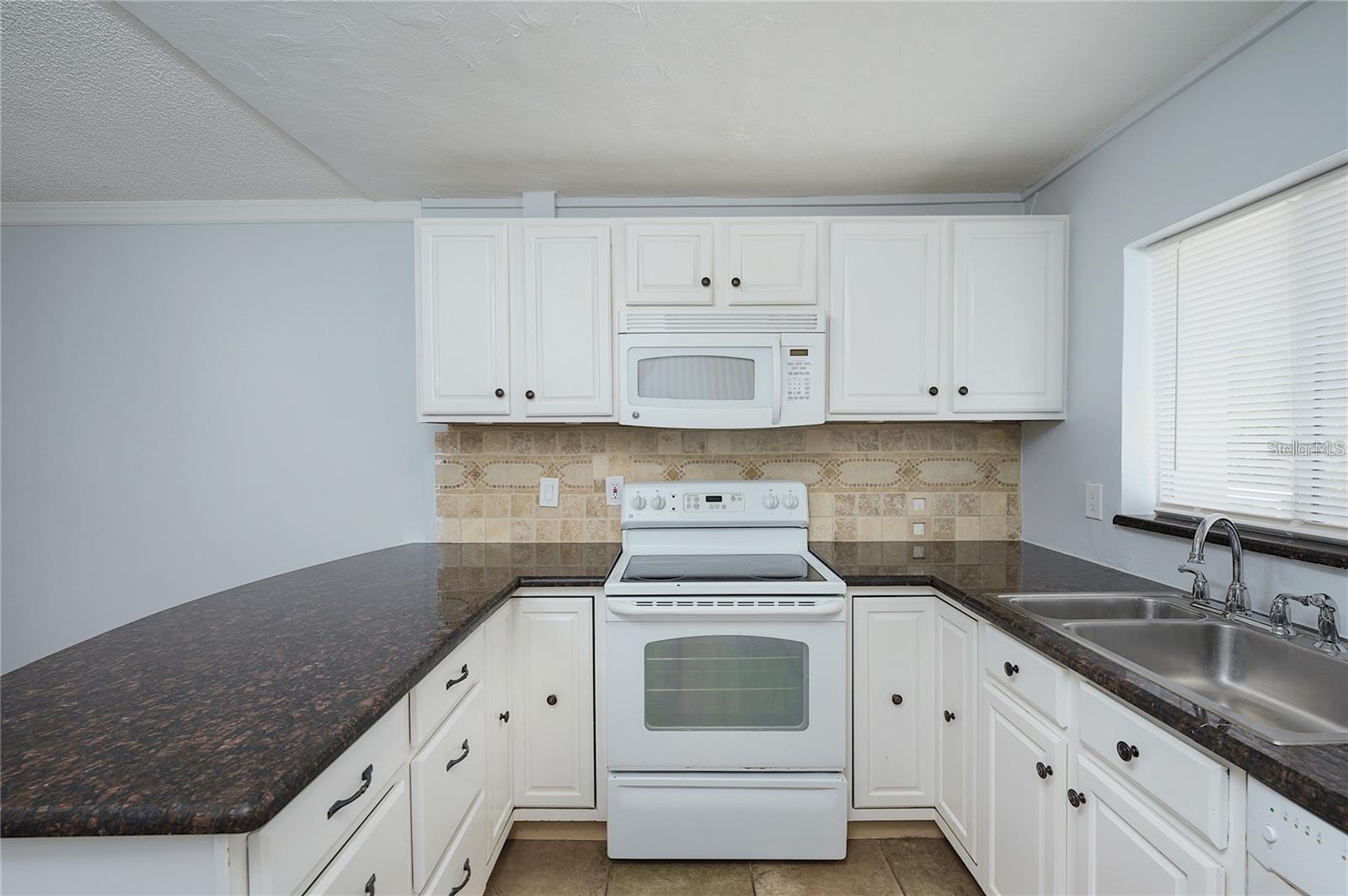 2608 HIDDEN LAKE DR N #C — photo 8