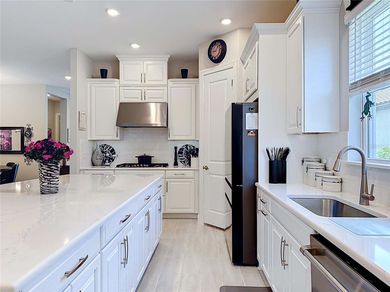 6145 GRANDVIEW HILL CT — photo 11