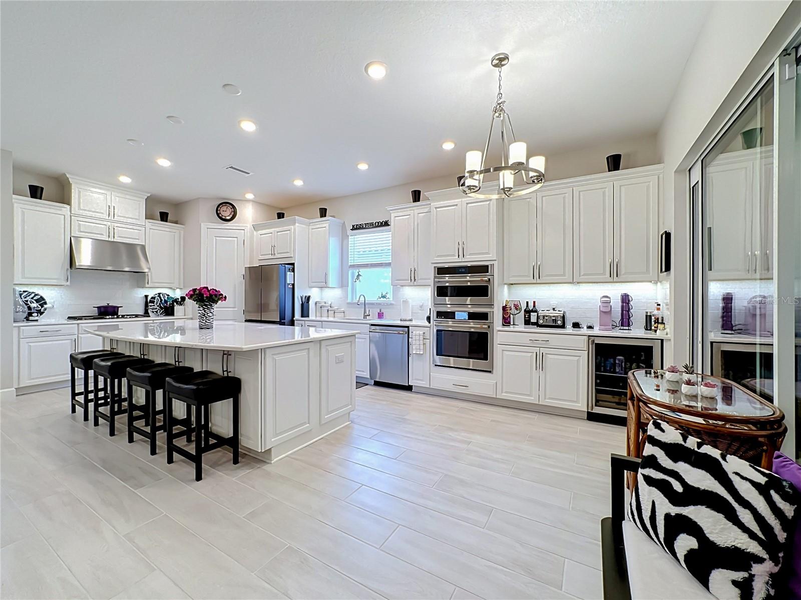 6145 GRANDVIEW HILL CT — photo 8