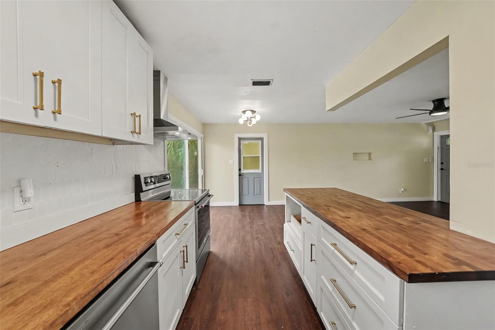 4733 W WISCONSIN AVE — photo 15
